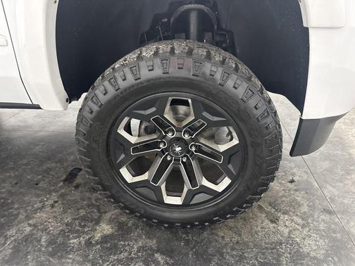 Summit White 2018 Chevrolet Tahoe Premier