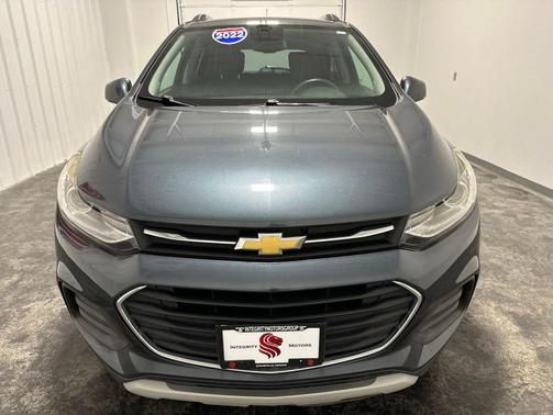 Shadow Gray Metallic 2022 Chevrolet Trax LT