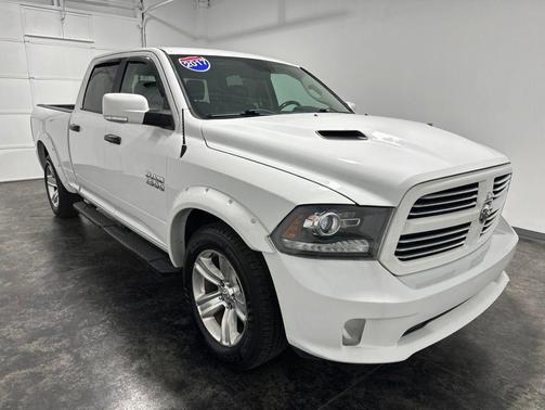 Bright White Clearcoat 2017 RAM 1500 Sport
