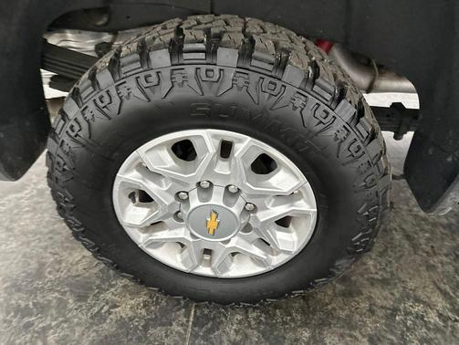 Summit White 2022 Chevrolet Silverado 2500 LT