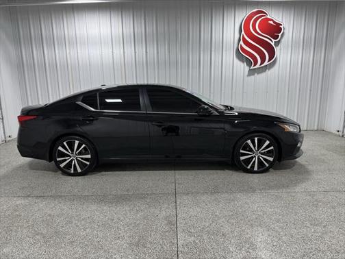 2020 Nissan Altima SR FWD