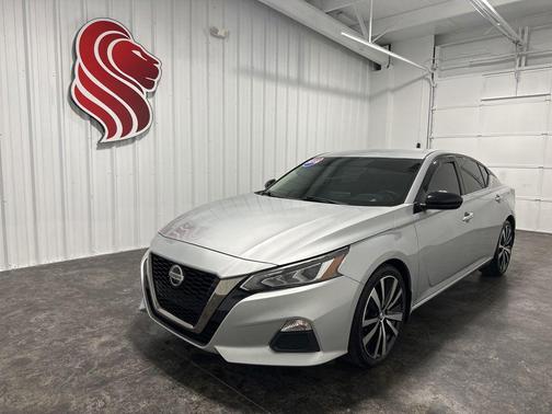 Brilliant Silver Metallic 2019 Nissan Altima 2.5 SR
