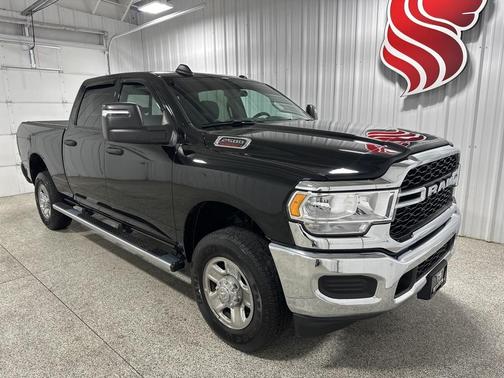 2024 RAM 2500 Tradesman Crew Cab 4x4 6'4' Box