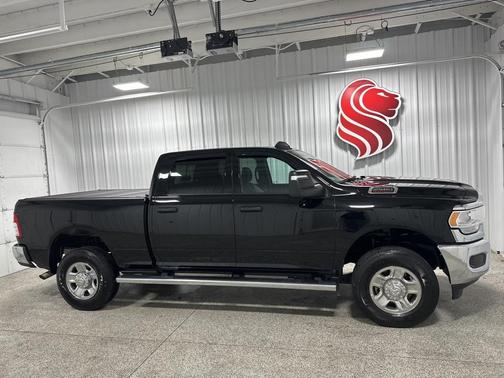 2024 RAM 2500 Tradesman Crew Cab 4x4 6'4' Box