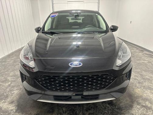 Black Metallic 2022 Ford Escape SE