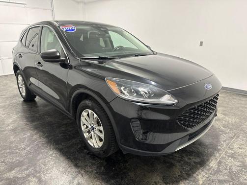 Black Metallic 2022 Ford Escape SE