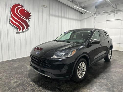Black Metallic 2022 Ford Escape SE