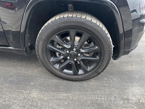 2022 Jeep Grand Cherokee Laredo