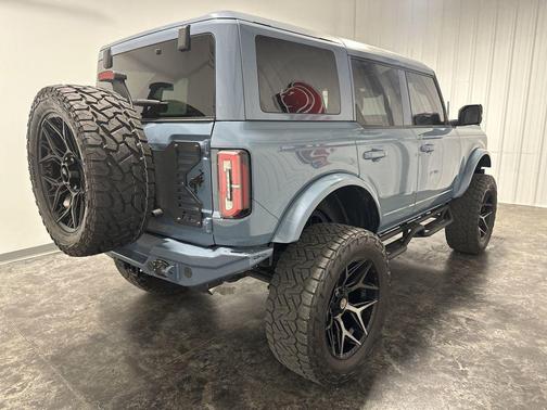 Azure Gray Metallic Tri-Coat 2023 Ford Bronco Outer Banks