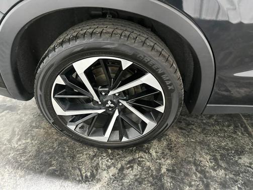 Alloy Silver Metallic 2024 Mitsubishi Outlander