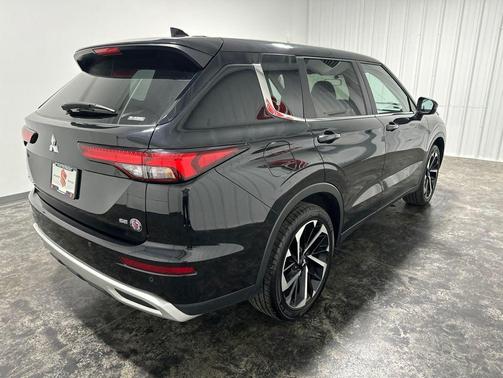 Alloy Silver Metallic 2024 Mitsubishi Outlander