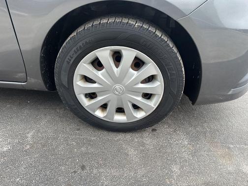 2016 Nissan Versa 1.6 SV