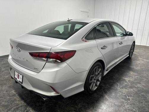 Symphony Silver 2018 Hyundai SONATA Sport 2.0T