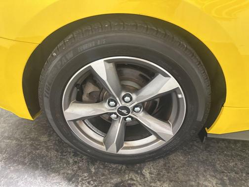 2016 Ford Mustang V6