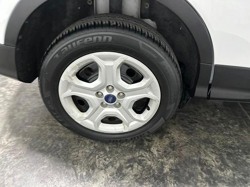 Oxford White 2018 Ford Escape S