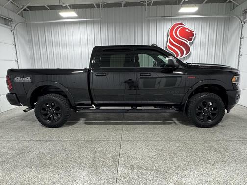 2019 RAM 2500 Laramie Crew Cab 4x4 6'4' Box