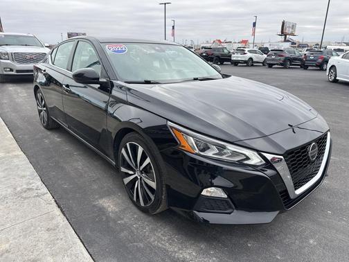 2022 Nissan Altima SR FWD
