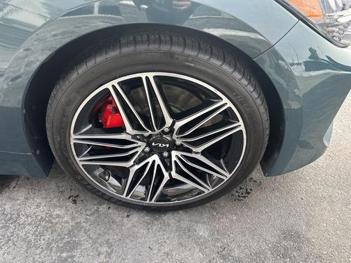 2022 Kia Stinger GT1