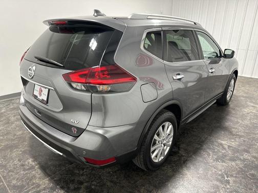 Gun Metallic 2019 Nissan Rogue SV