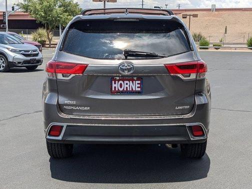 Photo 4 of 29 of 2017 Toyota Highlander Limited
