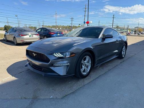 2021 Ford Mustang EcoBoost