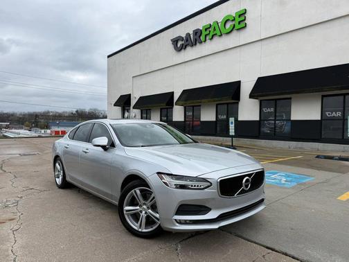 Bright Silver Metallic 2017 Volvo S90 T5 Momentum