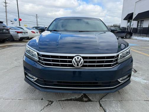 2018 Volkswagen Passat 2.0T SE