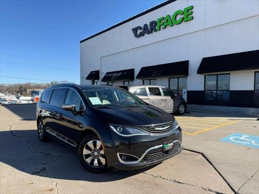 2018 Chrysler Pacifica Hybrid Limited