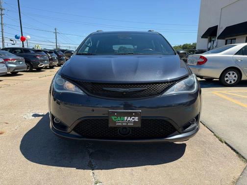 Maximum Steel Metallic Clearcoat 2019 Chrysler Pacifica Touring-L Plus