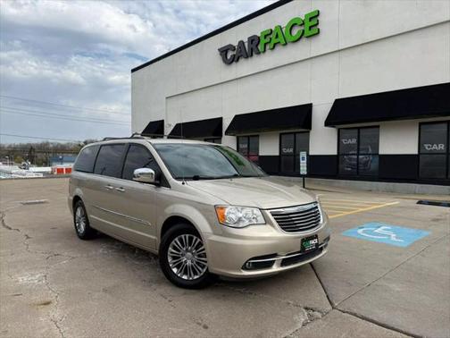 2016 Chrysler Town & Country Touring-L