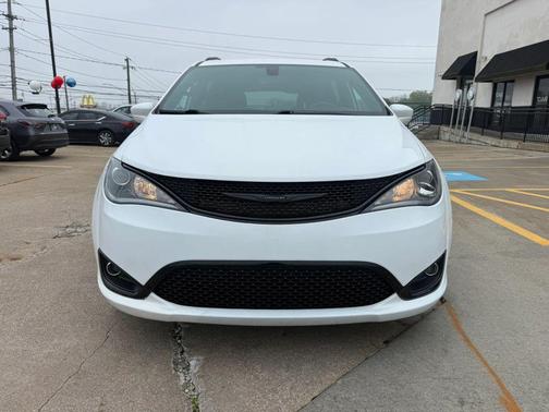 Bright White Clearcoat 2020 Chrysler Pacifica Touring-L Plus
