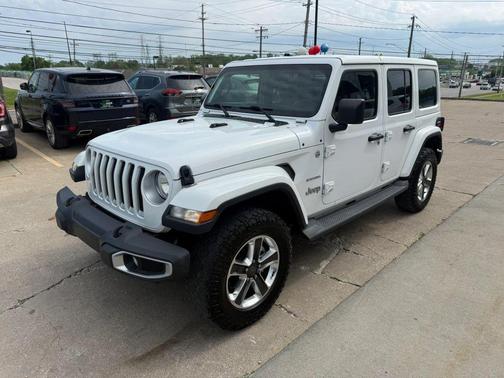 Bright White 2018 Jeep Wrangler Unlimited Sahara