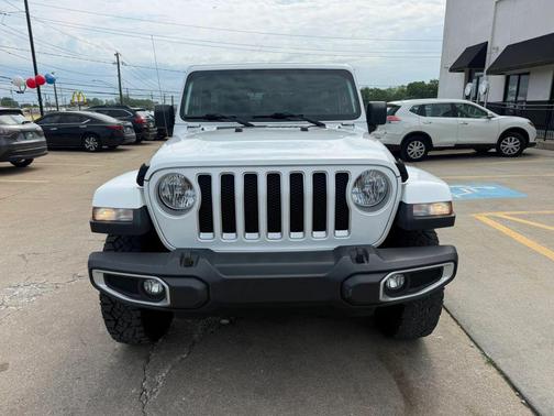 Bright White 2018 Jeep Wrangler Unlimited Sahara