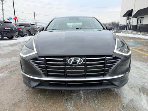 2022 Hyundai SONATA SE