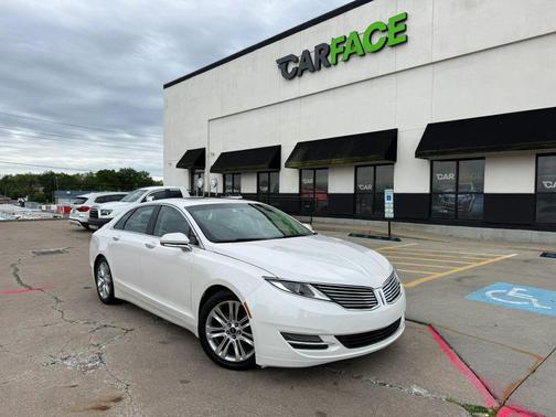 White Platinum Metallic Tri-Coat 2014 Lincoln MKZ Base
