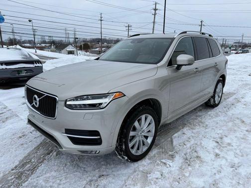 2016 Volvo XC90 T6 Momentum