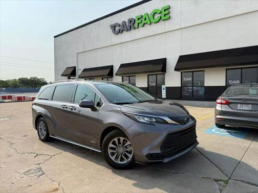 2021 Toyota Sienna LE