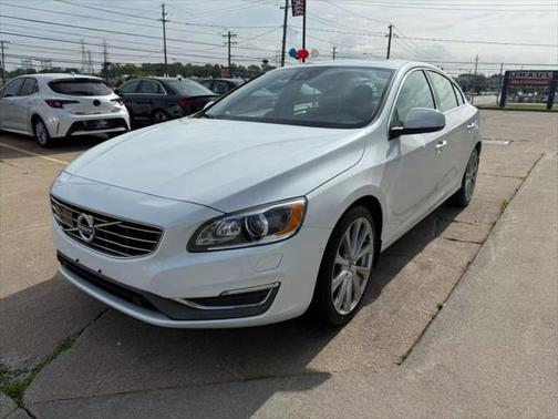 2016 Volvo S60 Inscription T5 Drive-E Platinum