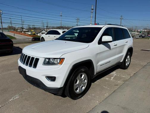 Bright White Clearcoat 2016 Jeep Grand Cherokee Laredo
