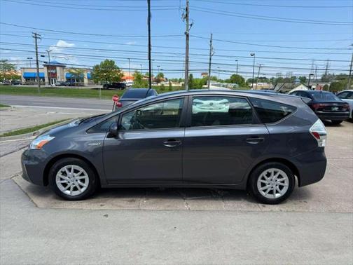 2014 Toyota Prius v Two