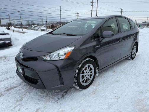 2017 Toyota Prius v Two