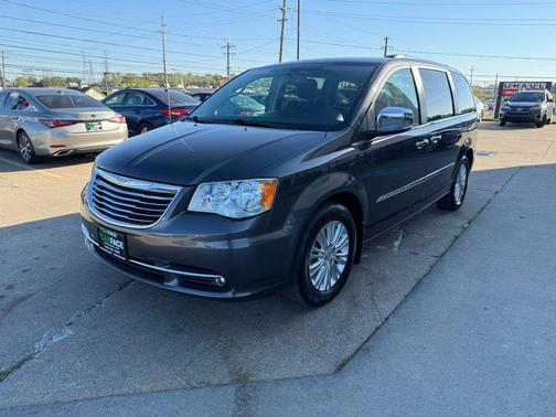 2016 Chrysler Town & Country Limited