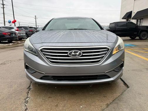 2016 Hyundai SONATA SE