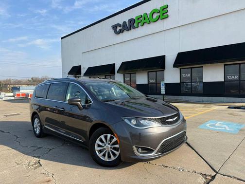2018 Chrysler Pacifica Touring-L Plus
