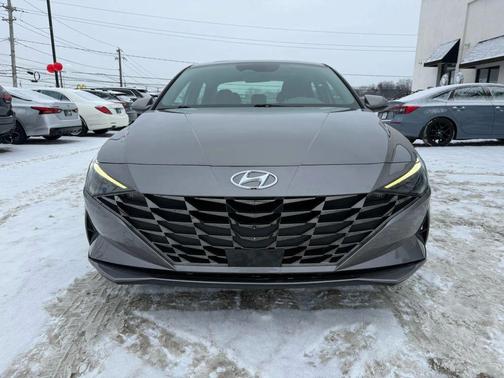 2022 Hyundai ELANTRA SEL