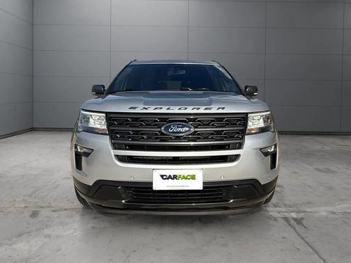 Ingot Silver Metallic 2019 Ford Explorer XLT
