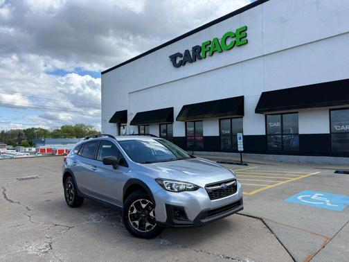 Ice Silver Metallic 2019 Subaru Crosstrek 2.0i