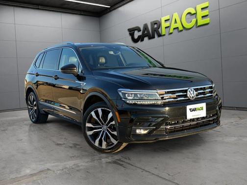 Deep Black Pearl 2021 Volkswagen Tiguan 2.0T SEL R-Line 4MOTION