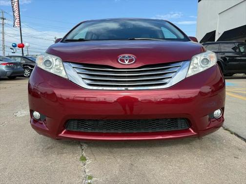 2012 Toyota Sienna XLE