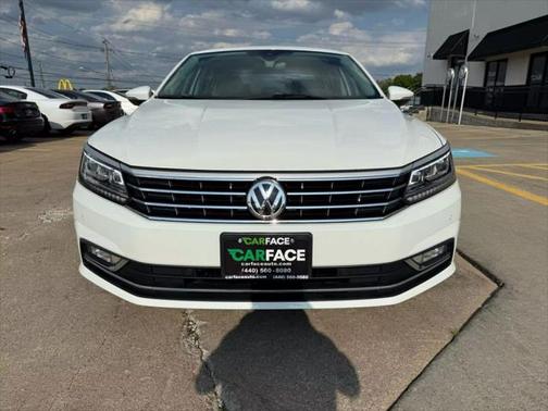 2017 Volkswagen Passat 1.8T SEL Premium